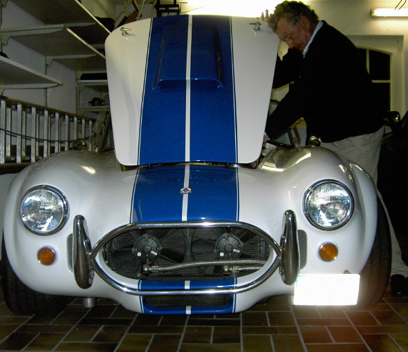   Jet - Kisssss, too :)  